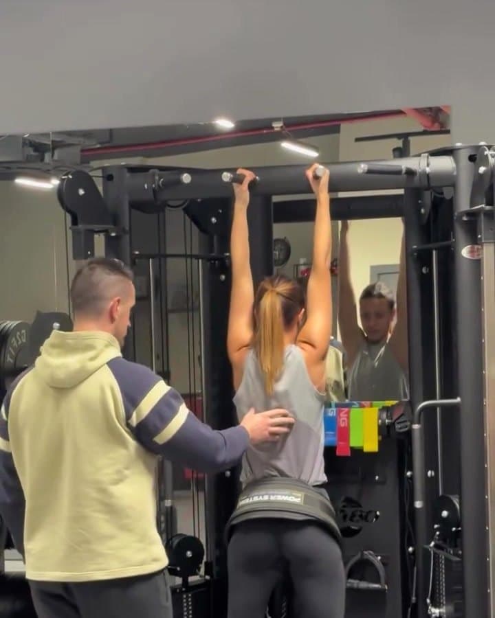 Trener sa klijentkinjom na treningu, Endorfin Trening Centar